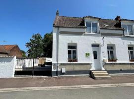 Gîte familial de charme avec jardin, proche de sentiers et activités nature, tout inclus ! - FR-1-510-187, hotel a Wallers