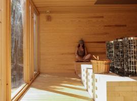 クラフトホテル瀬戸内, hotel v destinaci Higashikagawa
