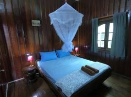 Ratanakiri Lakeside Homestay & Tours, hotelli Banlungissa