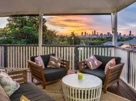 Spacious 3-Bed with Amazing Views in Norman Park