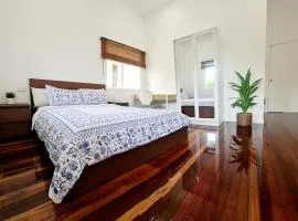 Entire 2-Bedrm Unit in Maryborough CBD, Furnished