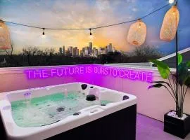 Paradise Palace Best Rooftop in HTX w Hot Tub