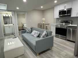 Brand new 2 Bedrooms modern guest suite with separate entrance, penginapan layan diri di Calgary
