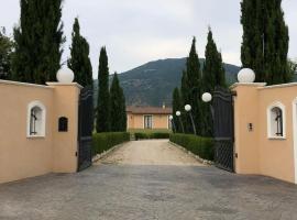 Villa Arianna, hotel v destinaci Cori