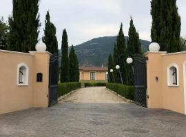 Villa Arianna, smještaj s doručkom u gradu 'Cori'