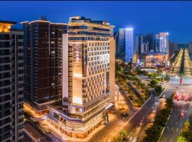 Atour Hotel Zhongshan North Station V-PARK Plaza, hotell i Zhongshan