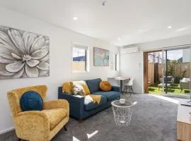 Modern Central Outdoor Living Bonus Handy CBD