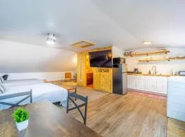 Cozy Suite w Stunning Lake Views at Fife Lake Lodge