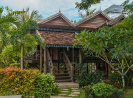 Phum Khmer Lodge - Village Cambodian Lodge, בקתה בסיאם ריפ
