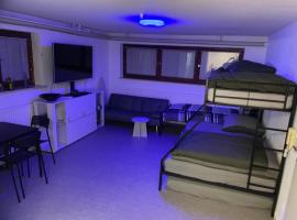 Modern Urban Studio Apartment S-Bahn 27QM for 6 persons, cheap hotel in Magstadt