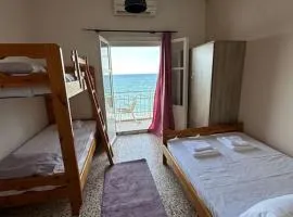 Grekou Farmhouse in the waves