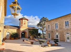 Domaine Mas Bégon: Aigues-Vives şehrinde bir otel