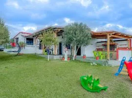 Maraki's house