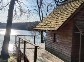 Les hébergements insolites de Quénécan, lodge in Perret