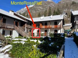 Appartamento vista Monte Rosa, giardino in Residence Walser a 10minuti da Macugnaga - MONTEROSAFLAT, hotel in Vanzone