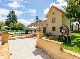Guardian house of Château Monteil with heated pool and jacuzzi
