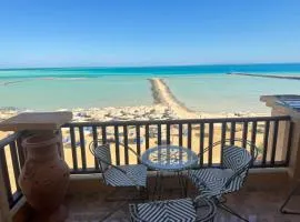 Seafront apartment G311