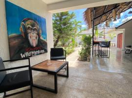 Wild Monkeys Hostel、モアルボアルのホテル