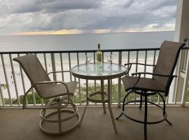 Oceanfront Condo on the Beach, serviced apartment in Marco Island