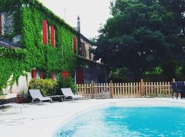 Chambres d'Hôtes, Domaine Les Peupliers, bed and breakfast a Lagnes