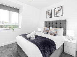 Stylish 2 Bedroom Apartment - Balcony - Secure Parking - Top Rated - 5MC, pet-friendly hotel in Birmingham