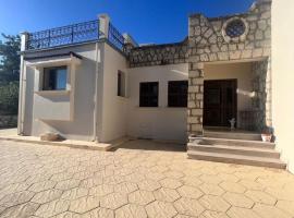 Large Bungalow Villa Mountain and Sea View Family Friendly, hotel in Kyrenia