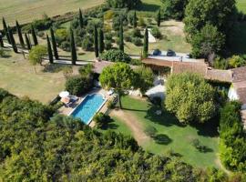 Le Mas des Perrines Maison d’Hôtes, B&B di Pernes-les-Fontaines