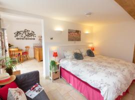 Smallicombe Farm, hotel with parking in Colyton