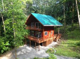 Gaia Nature Lodges at Bluff Beach, vacation home in Bocas Town