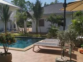 Boon Mee Resort