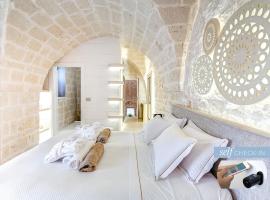 Vico Bianco Raro Smart Rooms Collection, bed & breakfast σε Ostuni