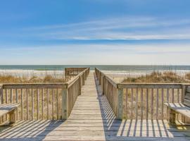 Ocean Isle Beach Retreat with Balcony and Pool Access!, hotel in Ocean Isle Beach