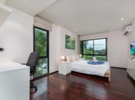 The Title Condo by Tropiclook, hotel in Rawai Beach