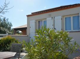 Maison avec 2 terrasses à 400 mètres de la plage, casa vacanze a Le Barcarès