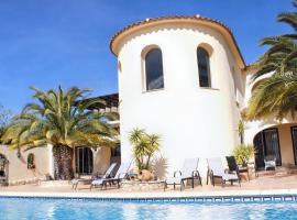 Villa Lobos, hotel con piscina a Lliber