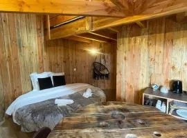 La Cabane Tonneau - Les Pieds dans le Pré