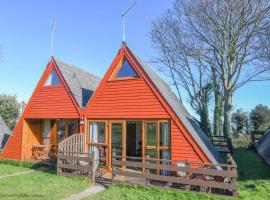Chalet Seventeen, hotel with pools in Deal