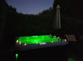 Le SPA d'Adélaïde son jacuzzi privé