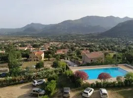 Appartement avec piscine partagée