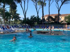 Magnifique Maison familiale au Mas des Vignes F4 8pers terrasse piscine parking gratuit, hotel v destinaci Calvisson