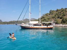 Hayat Bu, Boot, barco en Fethiye