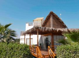Luhana Chincha® Hermosa Casa de Playa, hotel i Casa Blanca