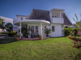 Alamanda Cottage at Serenity, ξενοδοχείο στο Μοντέγκο Μπέυ