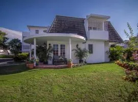 Alamanda Cottage at Serenity