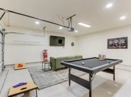 Game Room, Hot Tub and Grill Afton Retreat!