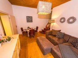 Holiday apartment at Castle I, hotel in Brakel