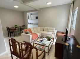 Apartamento NOVO no centro/Via Gastronômica, apartman u gradu 'Lages'