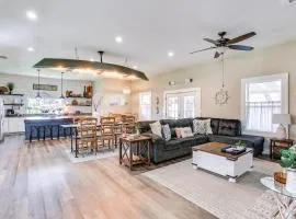 Pottsboro Home with Patio and Grill about 1 Mi to Lake!