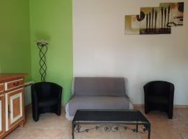 HERMITAGE – hotel w mieście Anzex