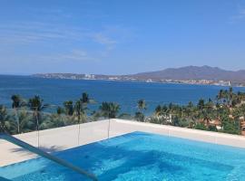 Amazing 2 bedroom condo in Golden Zone steps away from the ocean, condo in Bucer&iacute;as